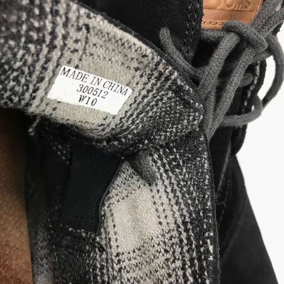 SOLD-TOMS 'Desert' black lace up booties Size 10 - Picture 7 of 8